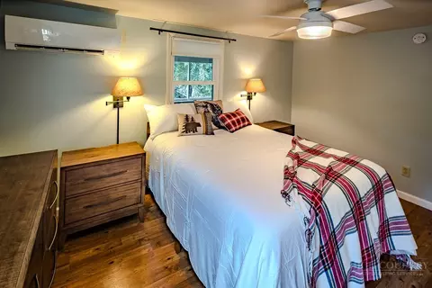 Bedroom - 54 Whispering Pine Loop, Newland, NC 28657 photo 4 of 10