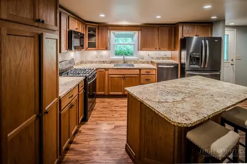 Kitchen - 54 Whispering Pine Loop, Newland, NC 28657 photo 3 of 5