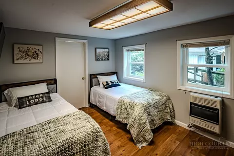 Bedroom - 54 Whispering Pine Loop, Newland, NC 28657 photo 8 of 10