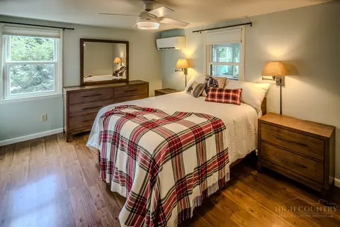 Bedroom - 54 Whispering Pine Loop, Newland, NC 28657 photo 1 of 10