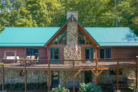 16 Panther Trail Ln, Elk Park, NC 28622