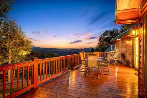 16 Panther Trail Ln, Elk Park, NC 28622