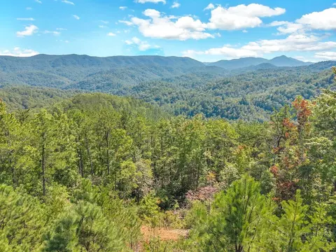 1319 Round Leaf Ln, Ferguson, NC 28624 photo 6
