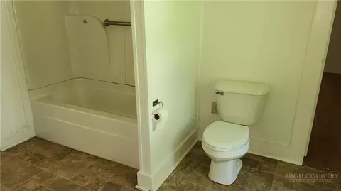 Bath - 844 Connahetta St, Murphy, NC 28906 photo 1 of 3