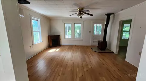 Living - 844 Connahetta St, Murphy, NC 28906 photo 1 of 2