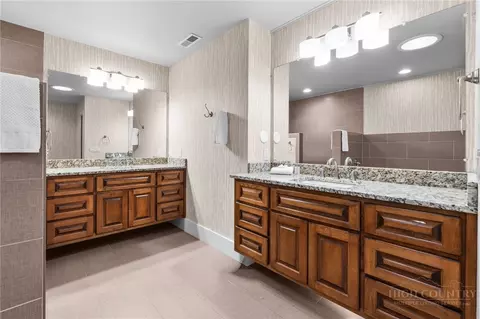Bath - 118 Piney Branch Ct, Boone, NC 28607 photo 3 of 8