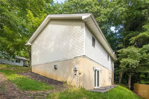 Exterior - 286 Sunset Dr, Boone, NC 28607 photo 2 of 7
