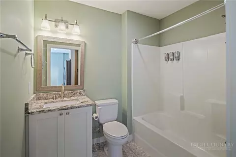 Bath - 286 Sunset Dr, Boone, NC 28607 photo 4 of 4
