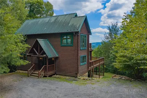 568 Deer Run Rd, Purlear, NC 28665 photo 2