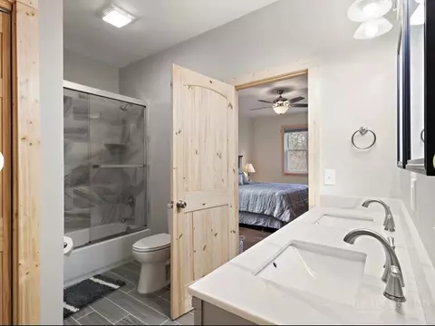 Bath - 406 Red Maple Ln, Boone, NC 28607 photo 2 of 2