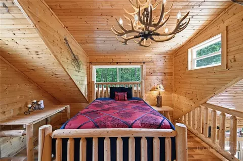 Bedroom - 1158 Staghorn Rd, Purlear, NC 28665 photo 5 of 6