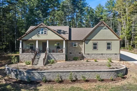 767 Wolfpack Dr, West Jefferson, NC 28694