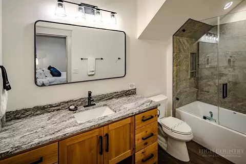 Bath - 1190 Grandview Drive Ext, Boone, NC 28607 photo 3 of 8