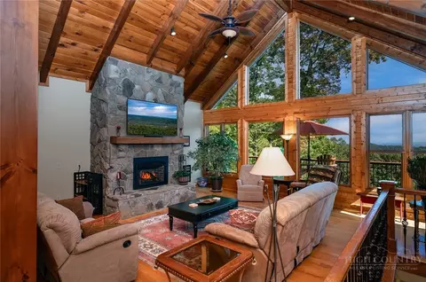 Living - 408 Broomtail Ln, Mcgrady, NC 28649 photo 3 of 5