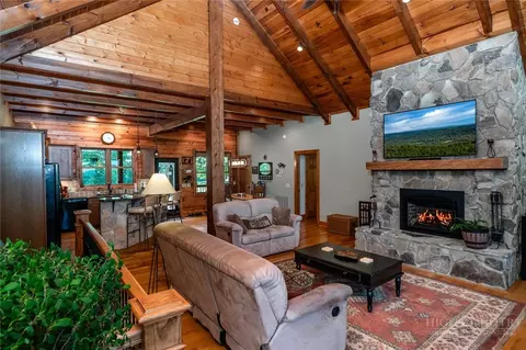Living - 408 Broomtail Ln, Mcgrady, NC 28649 photo 4 of 5