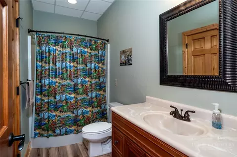 Bath - 408 Broomtail Ln, Mcgrady, NC 28649 photo 4 of 4