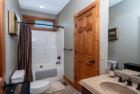 Bath - 408 Broomtail Ln, Mcgrady, NC 28649 photo 3 of 4