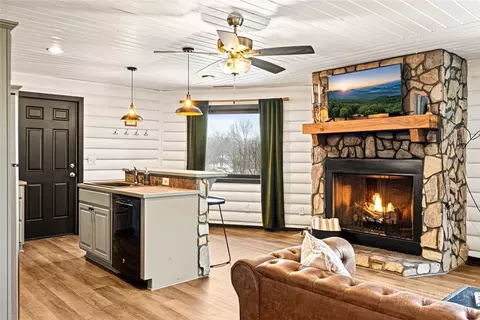 Living - 232246 Copper Springs Dr, Boone, NC 28607 photo 5 of 6