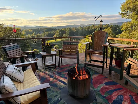 594 Green Hill Woods, Blowing Rock, NC 28605