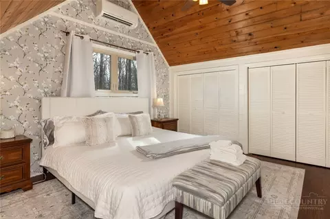Bedroom - 603 Hawk Ridge Rd, Deep Gap, NC 28618 photo 7 of 8