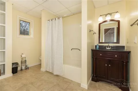 Bath - 603 Hawk Ridge Rd, Deep Gap, NC 28618 photo 3 of 4