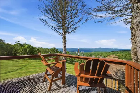 Exterior - 141 Skiloft Rd, Beech Mountain, NC 28604 photo 4 of 5