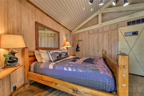 Bedroom - 141 Skiloft Rd, Beech Mountain, NC 28604 photo 2 of 5
