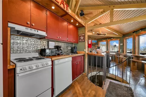 Kitchen - 141 Skiloft Rd, Beech Mountain, NC 28604 photo 2 of 4