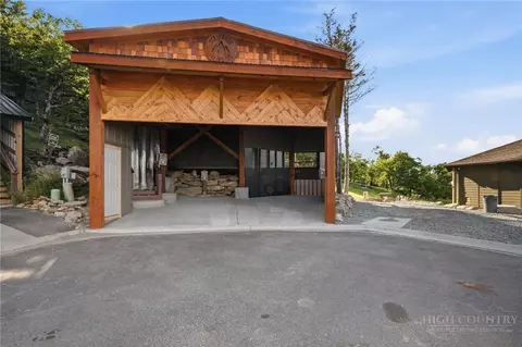 Exterior - 141 Skiloft Rd, Beech Mountain, NC 28604 photo 3 of 5