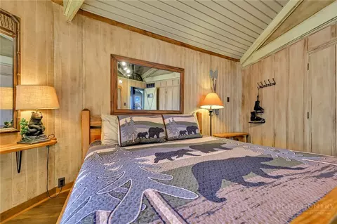 Bedroom - 141 Skiloft Rd, Beech Mountain, NC 28604 photo 3 of 5