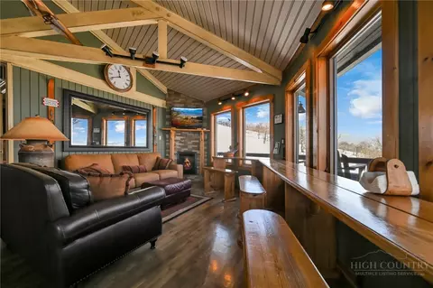 Living - 141 Skiloft Rd, Beech Mountain, NC 28604 photo 3 of 3