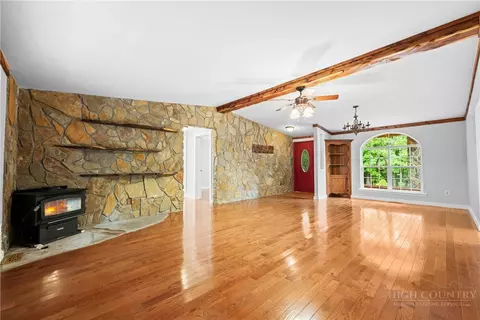 Living - 167 Wagon Wheel Ln, Deep Gap, NC 28618 photo 4 of 6