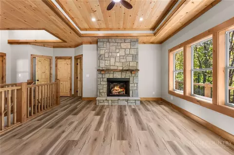 Living - 120 Aster Trl, Beech Mountain, NC 28604 photo 2 of 5