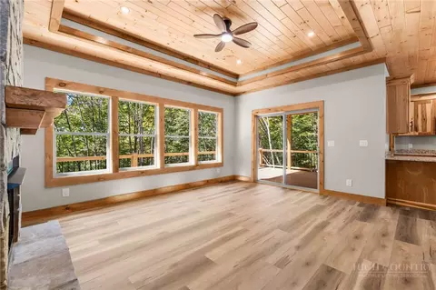 Living - 120 Aster Trl, Beech Mountain, NC 28604 photo 4 of 5