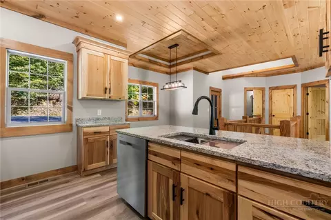 Kitchen - 120 Aster Trl, Beech Mountain, NC 28604 photo 3 of 3