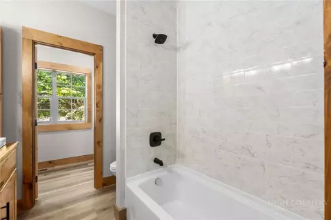 Bath - 120 Aster Trl, Beech Mountain, NC 28604 photo 4 of 5