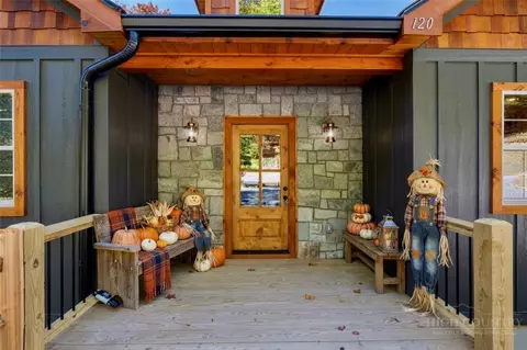 Exterior - 120 Aster Trl, Beech Mountain, NC 28604 photo 2 of 7