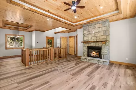 Living - 120 Aster Trl, Beech Mountain, NC 28604 photo 3 of 5