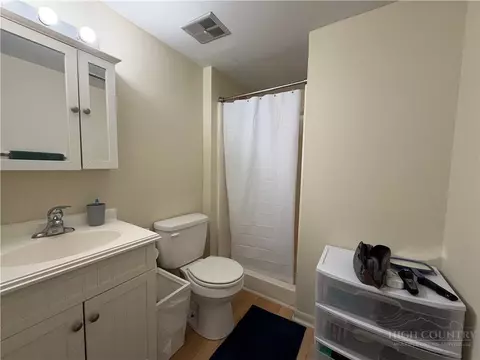 Bath - 229 E King St #32, Boone, NC 28607 photo 1 of 2