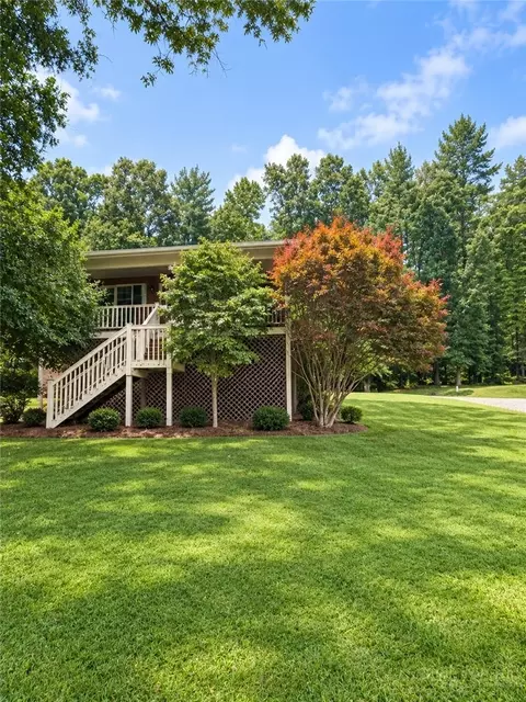183 Meadow Dr, Millers Creek, NC 28651