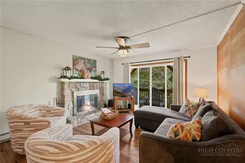 Living - 101 Mid Holiday Ln #E219, Beech Mountain, NC 28604 photo 1 of 5