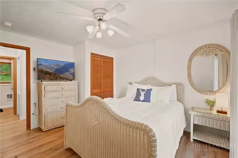 Bedroom - 101 Mid Holiday Ln #E219, Beech Mountain, NC 28604 photo 5 of 5