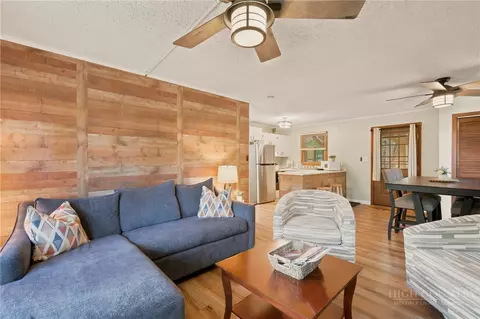 Living - 101 Mid Holiday Ln #E219, Beech Mountain, NC 28604 photo 5 of 5