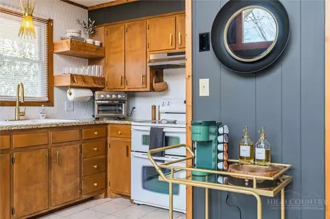 Kitchen - 193 Lakeview Ln, Deep Gap, NC 28618 photo 5 of 5