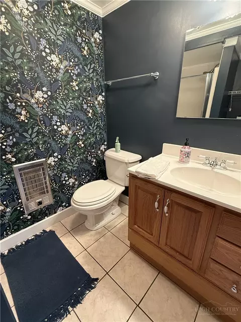 Bath - 193 Lakeview Ln, Deep Gap, NC 28618 photo 3 of 4