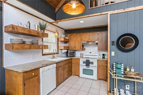 Kitchen - 193 Lakeview Ln, Deep Gap, NC 28618 photo 1 of 5