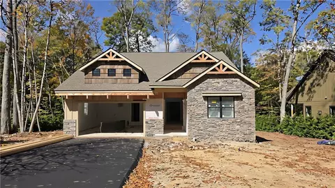 375 Linville River Dr, Banner Elk, NC 28604