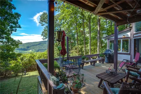 302 Eagle Nest Ln, Fleetwood, NC 28626