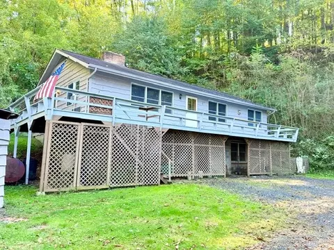 9275 Nc Highway 88 W, Warrensville, NC 28693