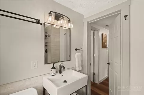 Bath - 105 Norris Trl, Boone, NC 28607 photo 2 of 2